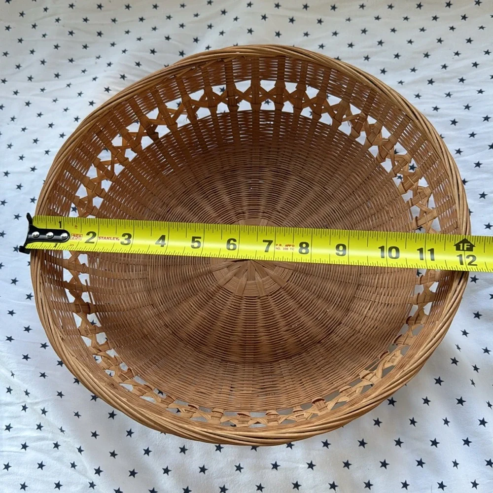 Vintage Round Wicker Rattan 12” Fruit / Storage Basket Excellent Vintage Cond.
